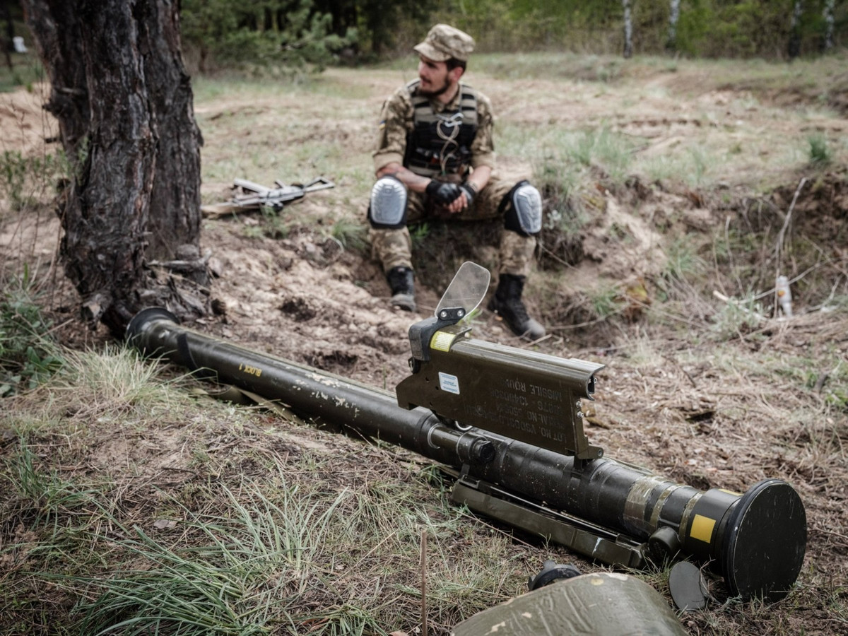 Những cuộc không kích của Nga còn làm suy yếu mạng lưới năng lượng và hạn chế khả năng sản xuất của ngành công nghiệp quốc phòng của Ukraine. Ảnh hưởng của những cuộc không kích là không nhỏ, trực tiếp làm ảnh hưởng đến tinh thần của người dân và việc bảo đảm tiếp tế cho tiền tuyến.