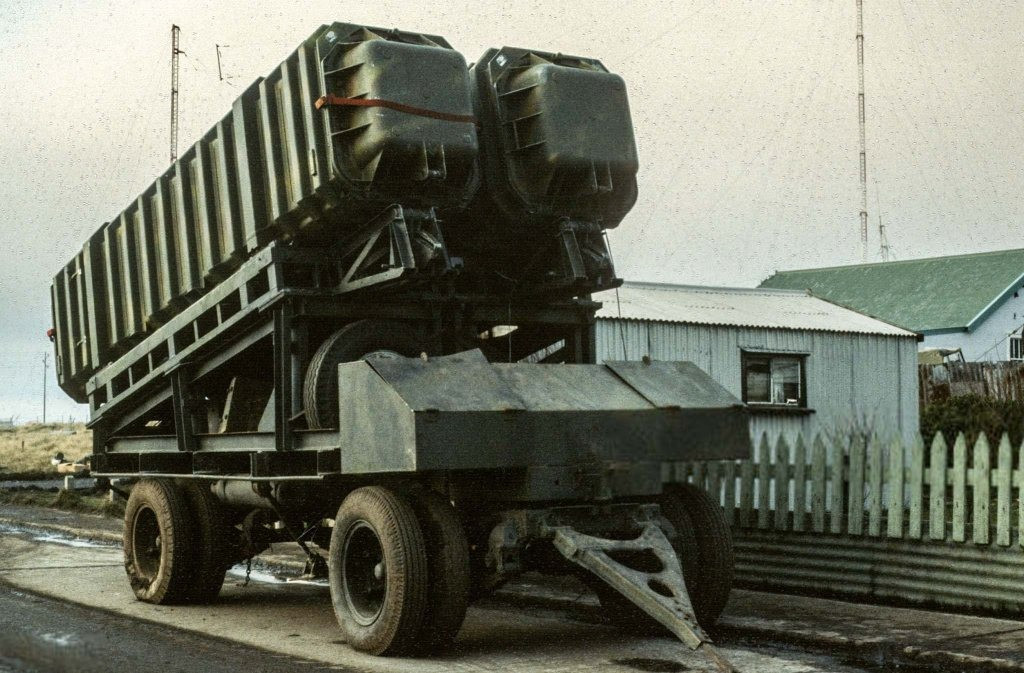 Ngày 12/6/1982, một tên lửa MM38 Exocet được bắn từ một bệ phóng đặt trên bờ nhằm vào tàu khu trục Glanmorgan đang di chuyển ngoài khơi. Quả tên lửa đầu tiên được lệnh bắn đi nhưng thất bại; trong lần bắn thứ hai, một tên lửa đã được phóng đi nhưng không bắt được mục tiêu.