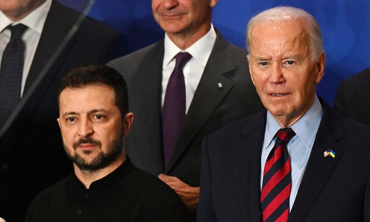 Tổng thống Biden nhấn mạnh gói hỗ trợ quân sự lần này là một phần trong những cam kết của Mỹ, nhằm hỗ trợ Ukraine bảo vệ các thành phố và người dân của nước này. Ông cũng tuyên bố thêm: "Tôi đã chỉ đạo Bộ Quốc phòng phân bổ toàn bộ số tiền hỗ trợ an ninh còn lại cho Ukraine vào cuối nhiệm kỳ của tôi". Ảnh: The Guardian.