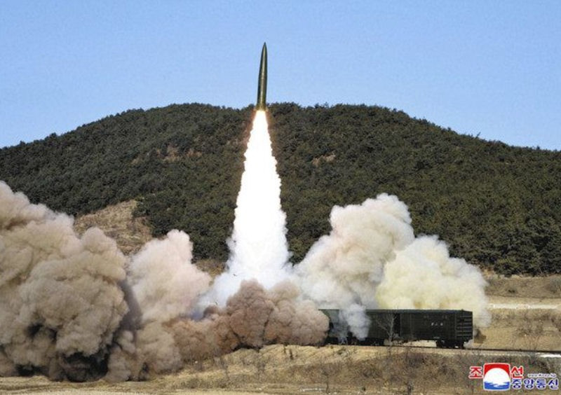 Sau khi KN-23 được đưa vào sử dụng từ năm 2019, Triều Tiên tiếp tục phát triển phiên bản cải tiến có tên là KN-23B, biến thể này có kích thước lớn hơn với tầm bắn xa hơn và có thể sử dụng nhiều loại đầu đạn. KN-23B bắn thử nghiệm lần đầu tiên vào ngày 25/3/2021 dưới sự giám sát của Học viện Khoa học Quốc phòng.