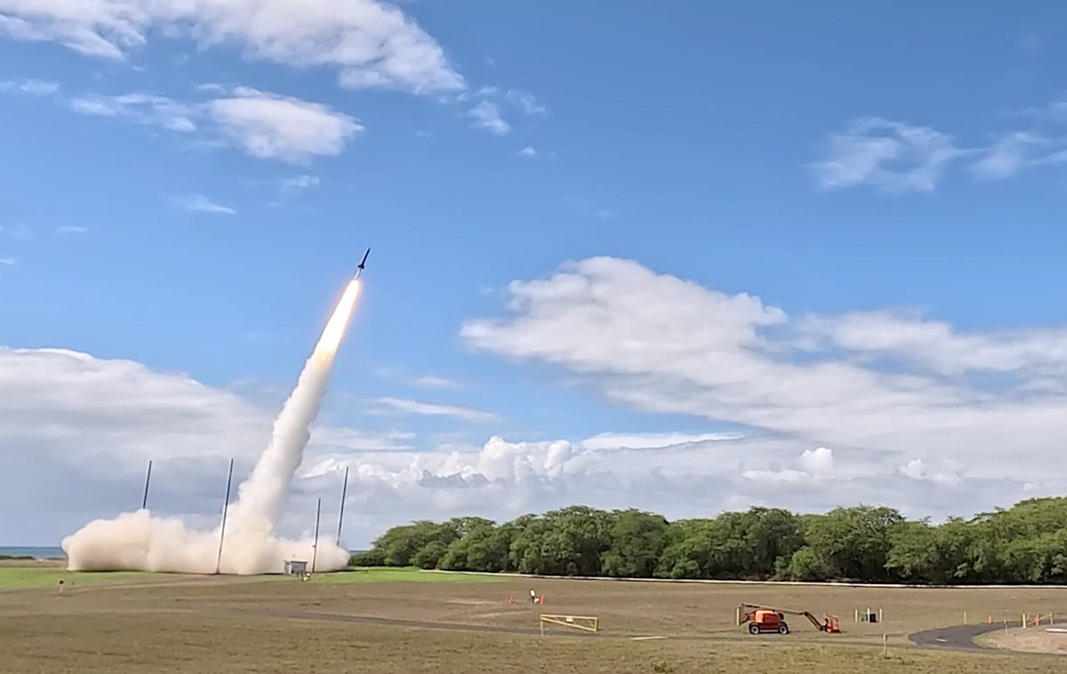 KN-23 đã chứng minh đủ khả năng để qua mặt hệ thống chống tên lửa hiện đại AEGIS của Mỹ, mà ví dụ tiêu biểu là vụ phóng tên lửa KN-23 diễn ra vào tháng 10/2019 được các nguồn tin Hàn Quốc xác nhận. KN-23B vẫn giữ những đặc điểm tương tự như KN-23 phiên bản đầu nhưng có tầm bắn mở rộng lên tới 900km và được cho là có thể triển khai đầu đạn nặng 2.500kg.