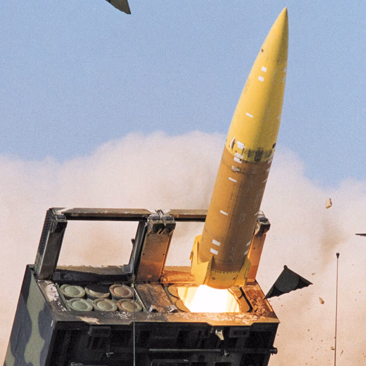 Hiệu quả của đạn cỡ nòng 100 mm đối với tên lửa ATACMS vẫn chưa rõ, nhưng vẫn có khả năng thành công vì những loại đạn tương tự đã bắn hạ máy bay trong Thế chiến II. Khi các tên lửa ATACMS tấn công cùng lúc, quỹ đạo của chúng có thể gần nhau, tạo ra hiệu ứng cộng hưởng khi bị pháo tấn công. 