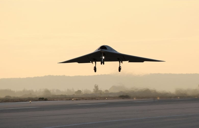 Shi Wen, kỹ sư trưởng của dòng máy bay không người lái CH nói với Global Times tại Airshow China rằng: “Chiếc máy bay này được chế tạo tập trung hơn vào việc trinh sát và giám sát trong điều kiện môi trường chiến đấu nguy hiểm và có thời gian hoạt động dài hơn”.