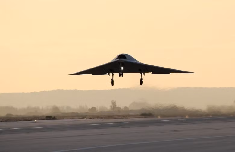 Shi Wen, kỹ sư trưởng của dòng máy bay không người lái CH nói với Global Times tại Airshow China rằng: “Chiếc máy bay này được chế tạo tập trung hơn vào việc trinh sát và giám sát trong điều kiện môi trường chiến đấu nguy hiểm và có thời gian hoạt động dài hơn”.