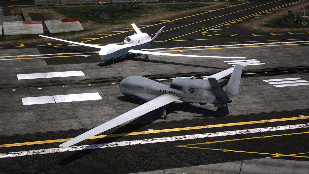 Các chuyên gia phân tích cho rằng, chúng gần như là bản sao của dòng RQ-4 Global Hawk và MQ-9 Reaper do Mỹ phát triển. Cặp UAV này gồm UAV trinh sát chiến lược có tên Saetbyul-4 (Sao Mai-4) và UAV tấn công đa năng Saetbyul-9 (Sao Mai-9).