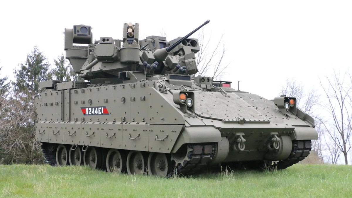 Biến thể M2A4E1 Bradley. Ảnh: PEOGSC.