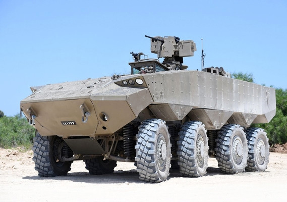 Tuy nhiên, cơ quan này không tiết lộ cụ thể sẽ sửa đổi những chi tiết nào trong hệ thống phòng thủ để đối phó với UAV. Nhiều khả năng, những thay đổi chính sẽ tập trung vào phần mềm. Hệ thống Iron Fist được trang bị trên xe chiến đấu Eitan. 