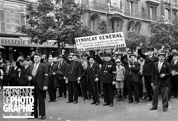 Ngoài ra, xã hội Pháp khi ấy cũng xảy ra nhiều rạn nứt giữa các đảng phái. Những đảng phái này được chia làm hai phe chính là phe cánh tả (gồm Đảng Xã hội, Đảng Cộng sản,...) và phe cánh hữu và trung hữu (bao gồm Đảng Cấp tiến, Đảng Cộng hòa).