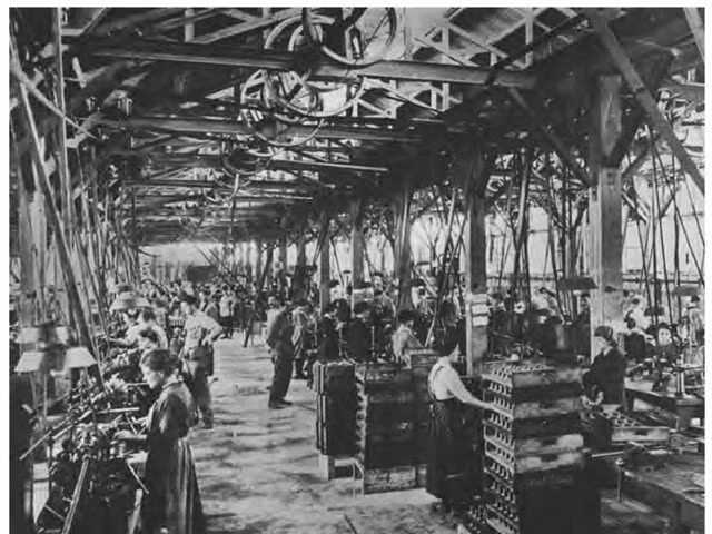 Vấn đề tiếp theo là kinh tế, bất kỳ quốc gia nào dù ban đầu có một quân đội hùng mạnh đến mấy mà lại không có một nền kinh tế đủ vững chắc để hỗ trợ hay trong nội bộ có những mâu thuẫn thì về lâu dài, đội quân đấy sẽ bị tiêu hao nhanh chóng và phải thất bại.