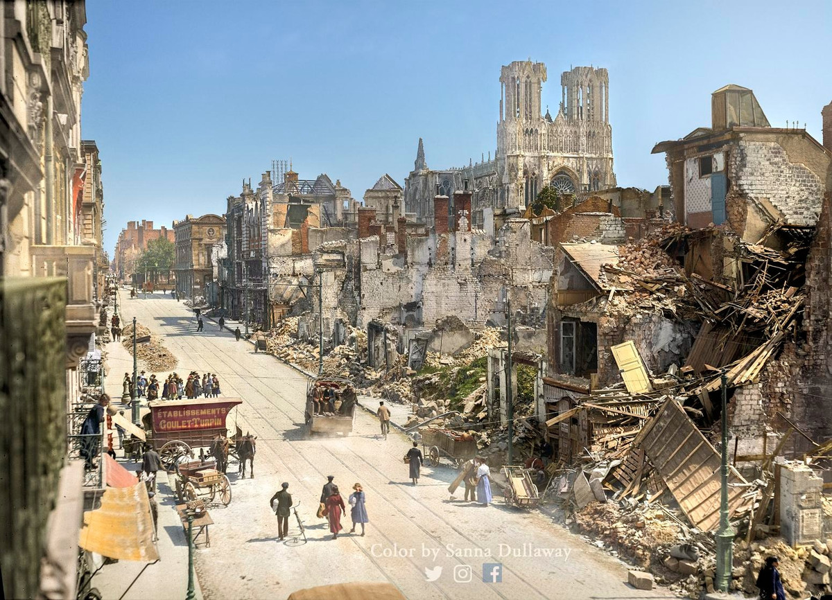 Kể từ sau Thế chiến 1, Pháp bước ra khỏi cuộc chiến trong tình trạng khó khăn, với tổng thiệt hại nặng nề nhất. Nền kinh tế gần như phá sản, số người thương vong lên đến gần 1,4 triệu người, đứng thứ 2 trong phe Hiệp ước (sau Nga) và đứng thứ 3 thế giới (sau Nga và Đức), làm đất nước mất đi nguồn nhân lực trầm trọng.