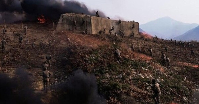 Với tình huống xảy ra một cuộc tấn công từ trên không của kẻ thù, vào ngày 6/3, lực lượng mặt đất Triều Tiên đã tiến hành một cuộc tấn công mô phỏng bằng trực thăng vào các tiền đồn của đối phương, họ nhanh chóng tiếp cận mục tiêu và sử dụng vũ khí hạng nặng cầm tay bao gồm cả bệ phóng tên lửa để tấn công.