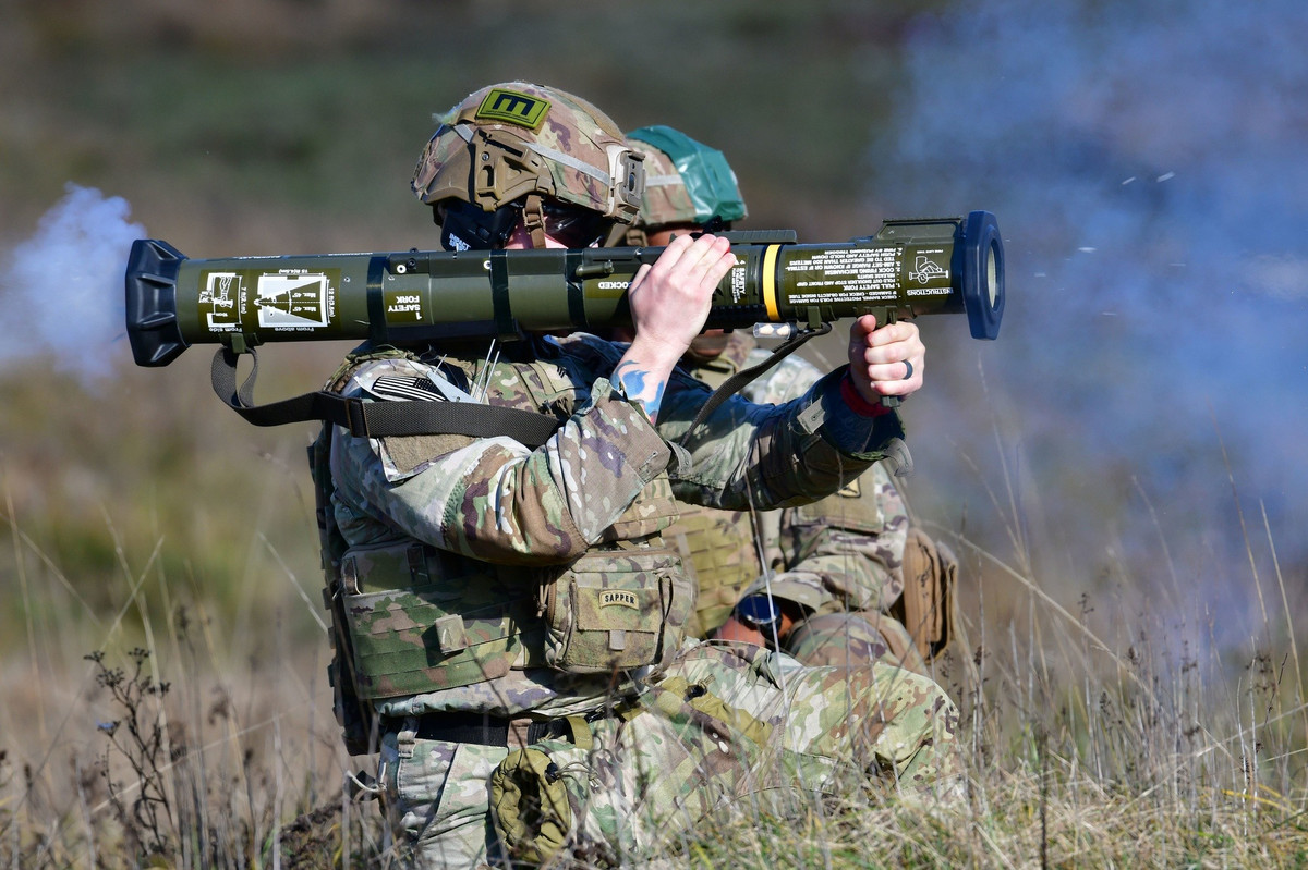 Đầu tháng 9, Quân đội Mỹ đã ký một thoả thuận với nhà sản xuất quốc phòng Saab của Thụy Điển để mua các hệ thống vũ khí chống thiết giáp AT4 theo hợp đồng IDIQ (giao hàng vô thời hạn, số lượng vô thời hạn). Ảnh: DVIDS.