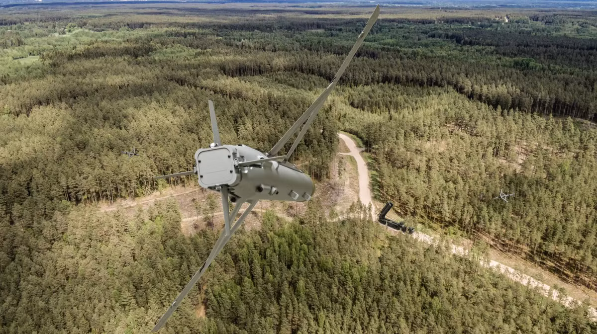 Các loại đạn này có thể được phóng từ các thùng chứa đặc biệt được kéo bởi bất kỳ xe tải nào. Mặc dù các kỹ sư Saab tuyên bố rằng, GLSDB được trang bị cho các bệ phóng di động M270 HIMARS.