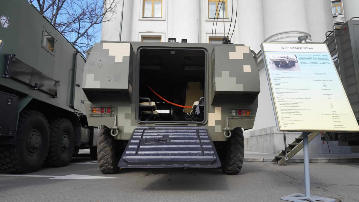 Khi cuộc xung đột Nga-Ukraine nổ ra, BTR-60M Khorunzhiy vẫn đang trong quá trình thử nghiệm sản xuất và chưa được Lực lượng Vũ trang Ukraine cho phép vận hành hoặc tham chiến. Ảnh: Militarnyi.