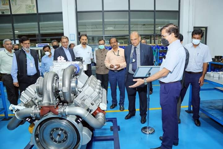 Theo đánh giá của các chuyên gia tại Nhà máy sản xuất động cơ BEML, thành tích này khẳng định vai trò quan trọng của Nhà máy BEML trong ngành công nghiệp sản xuất chế tạo, cũng như những cống hiến của họ trong việc đáp ứng nhu cầu của nền quốc phòng Ấn Độ trong tình hình hiện nay. Ảnh: X.