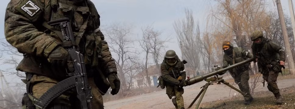 Thật bất ngờ, Lữ đoàn cơ giới 115 của Quân đội Ukraine đã phải rời bỏ vị trí ngay sau đợt ném bom đầu tiên. Một số lượng lớn quân Ukraine đã trực tiếp sơ tán khỏi vị trí phòng thủ ở Cheretino. Đáng lẽ đây là thời điểm tốt nhất để Quân đội Nga chiếm làng Cheretino, tuy nhiên quân Nga đã không tiến vào làng do lo sợ những mối đe dọa mà quân Ukraine để lại sau khi rút lui.