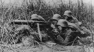 Nhờ vậy mà ông York và đồng đội bắt giữ được 132 tù binh Đức về căn cứ. Trong trận chiến này, ông York tiêu diệt được 20 lính Đức. Nhờ chiến công xuất sắc này, người lính xuất sắc của Mỹ được thăng quân hàm trung sĩ và nhận Huân chương Phục vụ Xuất chúng (sau này được nâng cấp thành Huân chương Danh Dự).