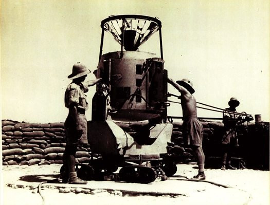 Maskelyne và Magic Gang nổi tiếng với màn ảo thuật ấn tượng là làm cho cảng Alexandria của Ai Cập biến mất trong Thế chiến 2. Do cảng Alexandria có vị trí quan trọng trong việc cung cấp hậu cần cho quân đội Anh tại Bắc Phi nên nơi đây liên tục bị máy bay Đức ném bom.