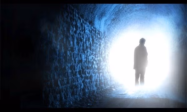 Về sau, tiến sĩ Weiss còn xuất bản cuốn sách "Ám ảnh từ kiếp trước'' nhằm giới thiệu đến độc giả những giải mã về một số vấn đề tâm linh được nhiều người quan tâm.