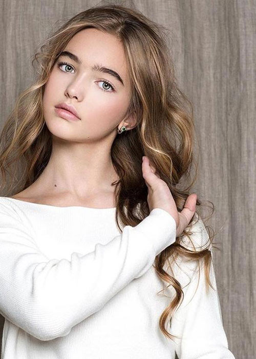 Cô bé thành danh từ năm 8 tuổi, góp mặt trong nhiều dự án thời trang.