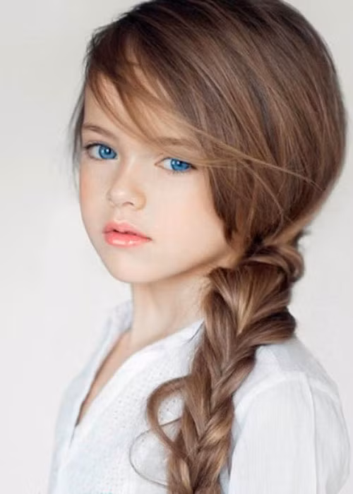 Ở tuổi lên 10, vào năm 2015 cô bé đã được kỳ vọng là siêu mẫu tương lai.