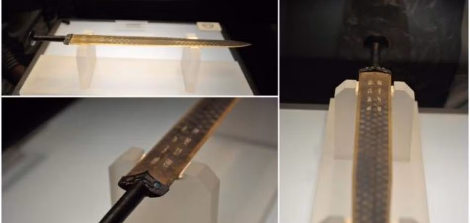 Một giai thoại kể rằng, một nhà khảo cổ từng thử độ sắc bén bảo kiếm của Việt Vương Câu Tiễn. Người này đã lấy tay mình để thử nên suýt bị đứt mất một ngón tay vì thanh kiếm vẫn rất sắc bén sau nhiều năm nằm trong mộ cổ.