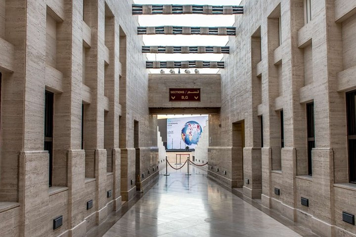 Khối quần thể kiến trúc đá cẩm thạch rộng 3.275m2 này có thể chứa tới 5.000 người và đã đăng cai nhiều sự kiện âm nhạc, múa và chiếu phim.