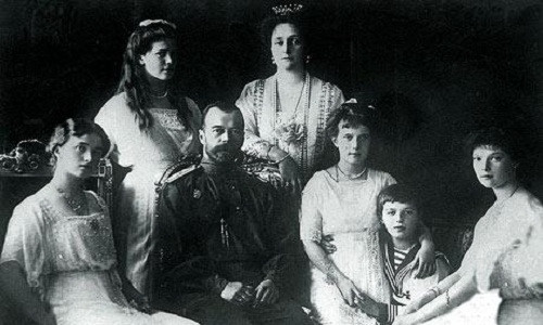 Trong cuộc khai quật trên, hài cốt của hoàng tử Alexei và công chúa Maria không được tìm thấy.