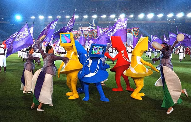 Vào ngày 31/5/2002, World Cup 2002 khai mạc tại thủ đô Seoul trước sự theo dõi của hàng triệu khán giả.