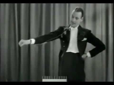 Nhà ảo thuật Maskelyne cũng bố trí những hình nộm binh sĩ di chuyển qua lại bằng dây kéo để điều khiển pháo và làm một cách cố ý để cho máy bay do thám Đức phát hiện.