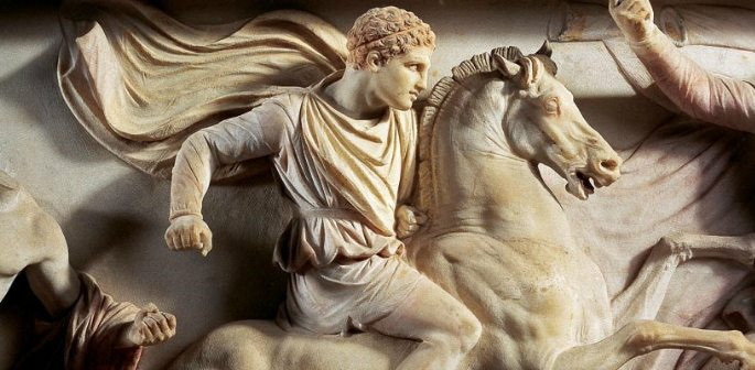 Trong 10 năm tiếp theo, Alexander Đại đế chinh phục những vùng đất rộng lớn như Hy Lạp, Ai Cập, châu Á… Ông lập nên 70 thành phố và tạo dựng một đế chế trải khắp ba lục địa và bao phủ khoảng hơn 5 triệu km2.