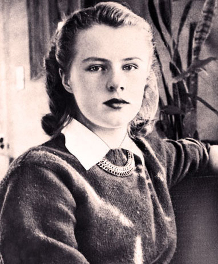 Một vụ mất tích nổi tiếng khác xảy ra ở ''tam giác quỷ" Bennington bí ẩn là trường hợp của Paula Welden, 18 tuổi, sinh viên trường Cao đẳng Bennington. Cô là con gái một kiến trúc sư nổi tiếng.