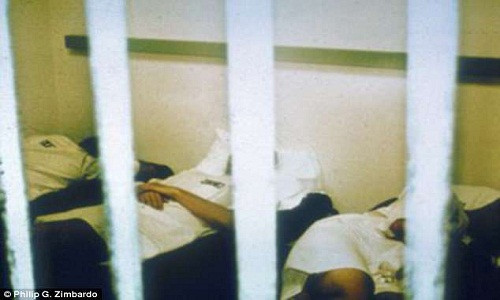 Sau khi kết thúc thí nghiệm, những người tham gia chịu ảnh hưởng tâm lý sâu sắc. Trong số này, 1/3 số cai tù mắc hội chứng “buồn chán”. Thậm chí, có người mắc bệnh thần kinh nói năng lảm nhảm.