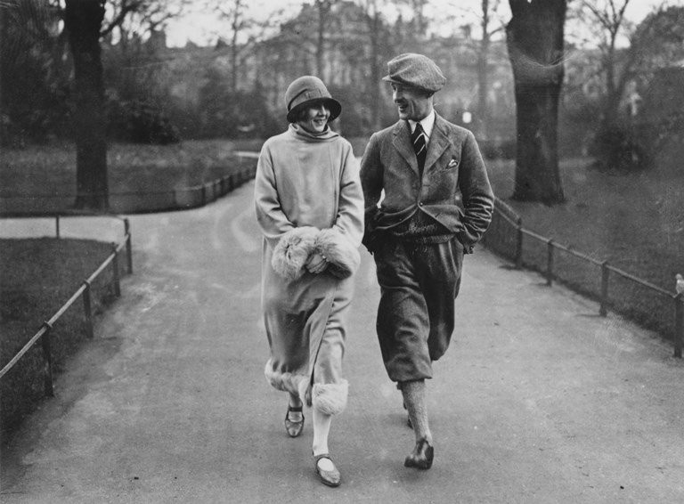 Maskelyne sinh ra và lớn lên trong một gia đình có truyền thống hành nghề ảo thuật. Chính vì vậy, ông sở hữu nhiều màn biểu diễn hấp dẫn, thu hút khán giả nhờ tài trí thông minh, sự sáng tạo.