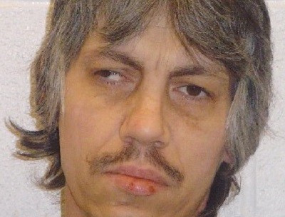 Vào những năm 1990, Charles Scott Robinson gây rúng động dư luận Mỹ khi bị cáo buộc thực hiện 6 vụ hiếp dâm trẻ em.