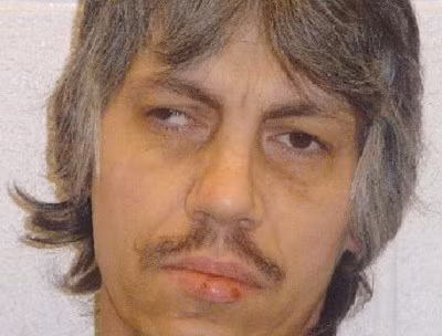 Vào những năm 1990, Charles Scott Robinson gây rúng động dư luận Mỹ khi bị cáo buộc thực hiện 6 vụ hiếp dâm trẻ em.