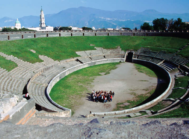 Người Pompeii đã xây dựng nhiều đền thờ, đại giáo đường... mang đậm phong cách kiến trúc La Mã cổ đại. Những dấu vết về những công trình này vẫn còn tới ngày nay.