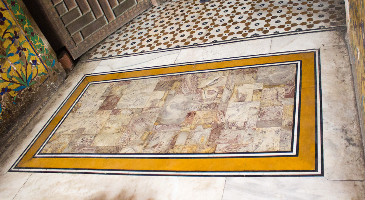 Lăng mộ của Jahangir có vai trò quan trọng trong số các di tích kiến trúc của Pakistan.