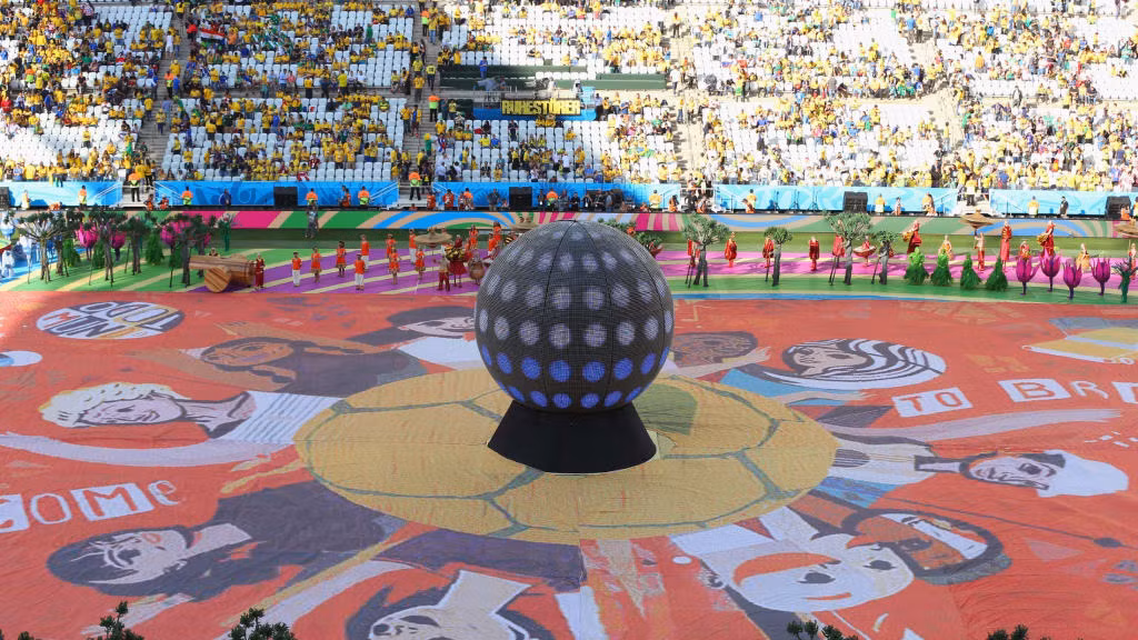 Lễ khai mạc World Cup 2014 taij Brazil trở thành một bữa tiệc đầy màu sắc.