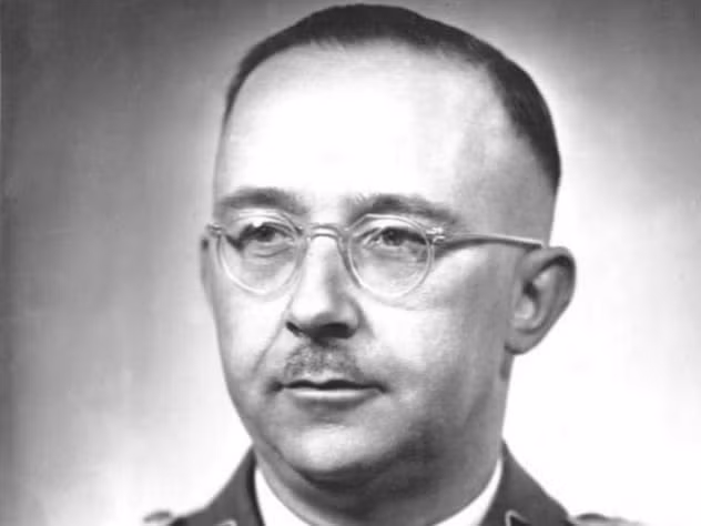 Himmler là một trong những nhân vật chủ chốt của chính quyền Đức quốc xã tham gia thực hiện thảm họa diệt chủng người Do Thái và nhiều tội ác kinh hoàng khác theo lệnh của trùm phát xít Hitler hồi Chiến tranh thế giới 2.
