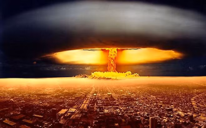 Năm 1914, nhà văn Anh H.G. Wells chuyên về thể loại khoa học viễn tưởng đã đưa ra dự đoán chuẩn xác về sự ra đời của bom nguyên tử.