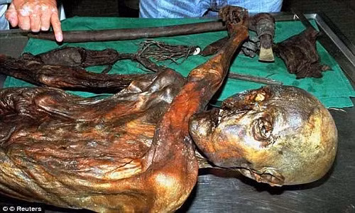 Các chuyên gia hy vọng thông qua việc nghiên cứu, kiểm tra những công cụ của người băng Otzi sẽ giải mã được nhiều bí mật về cuộc sống, văn hóa của con người cách đây hơn 5.300 năm.