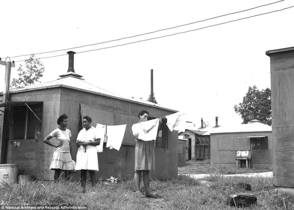 Sau khi hoàn thành và đi vào hoạt động, 3 thành phố bí mật này trở thành địa điểm sinh sống và làm việc của hơn 125.000 chuyên gia, nhà khoa học, kỹ thuật viên, nhân viên hỗ trợ làm việc trong Dự án Manhattan tuyệt mật.