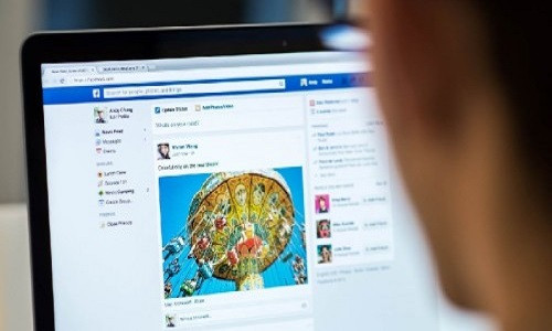 Ngày càng nhiều cá nhân, tổ chức trong nước kinh doanh qua Facebook. Ảnh minh họa