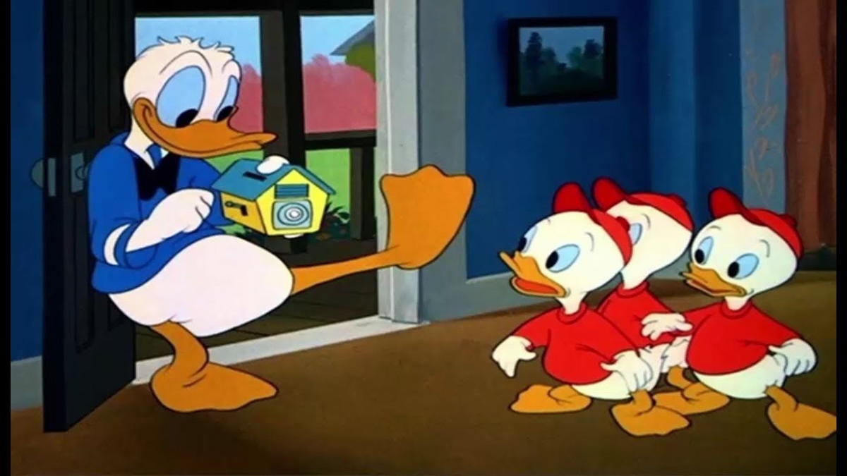 1. Một sự thật khó tin là bộ phim hoạt hình Vịt Donald bị cấm chiếu ở Phần Lan với lý do nhân vật Donald không mặc quần. Thêm nữa, Ủy ban Thanh thiếu niên Helsinki tuyên bố, bộ phim này bỏ bê các giá trị gia đình, phổ biến lối sống với nỗi ám ảnh bất thường về tiền bạc.