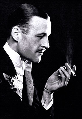 Nhờ vậy, Không quân của Đức Quốc xã bị đánh lừa nên đã dội bom xuống những địa điểm giả do Maskelyne tạo nên. Nhiều kho đạn dược, quân nhu, xưởng chế tạo xe tăng, máy bay của Anh được Maskelyne "hô biến" thành các trang trại chăn nuôi. Nhờ vậy, toàn bộ vũ khí, trang bị thật tránh được những trận "mưa bom, bão đạn" của quân đội Đức quốc xã.