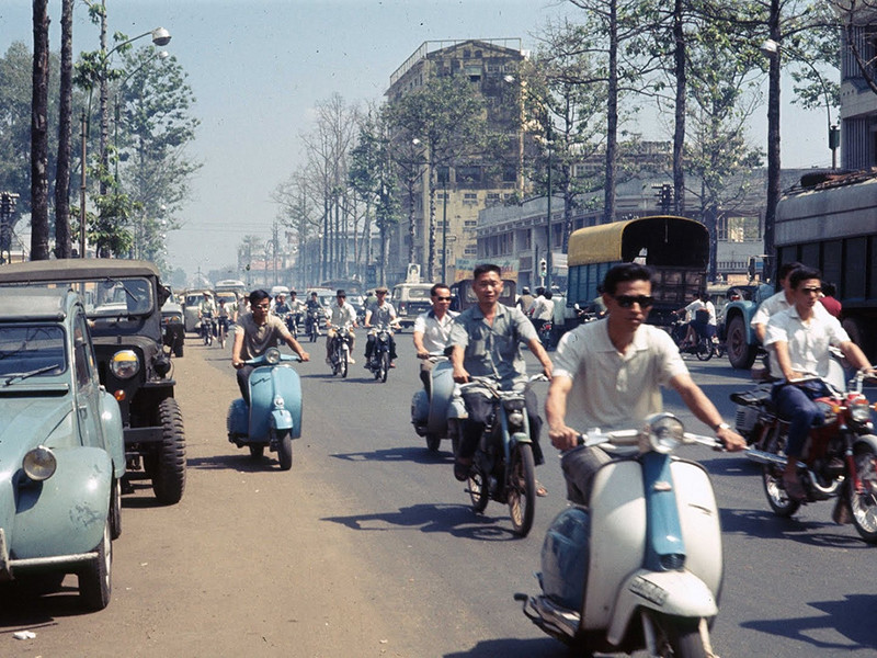 Tâm sự về cuốn sách, nhà văn cho hay: “Tôi biết nhiều về Sài Gòn nhờ tôi đọc các sách, báo trước cũng như sau 75 viết về Sài gòn. Tôi đọc lung tung, gặp chuyện gì hay về Sài Gòn thì ghi lại để đó”.