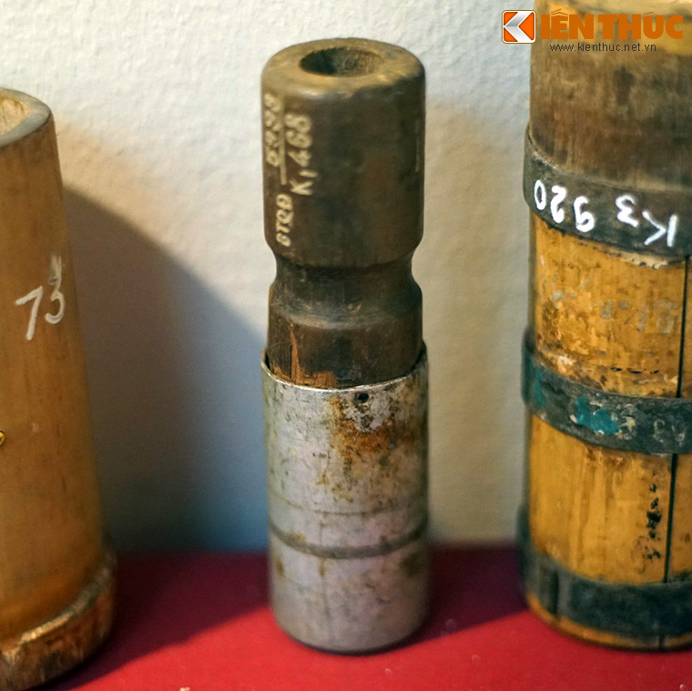 Lựu đạn chày, quân giới Việt Nam sản xuất, trang bị cho bộ đội trong Kháng chiến chống Pháp.