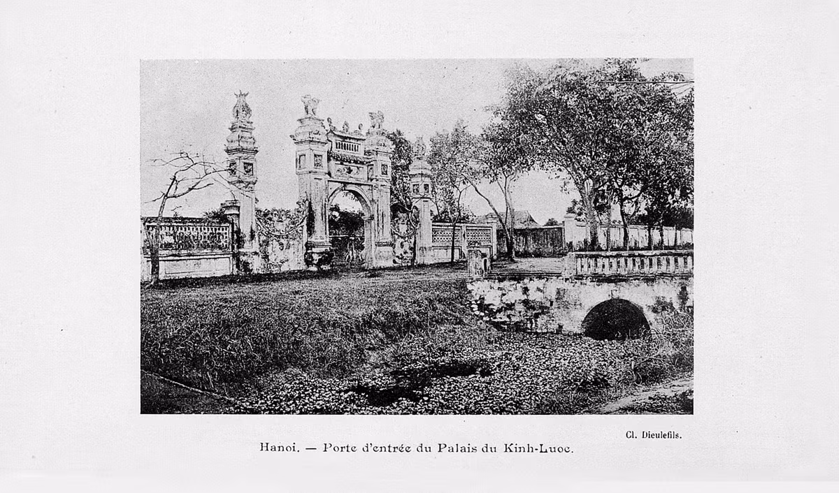 Khu lăng mộ Hoàng Cao Khải - quan Kinh lược sứ Bắc Kỳ cuối cùng của triều Nguyễn - ở ấp Thái Hà. Ảnh: Gallica.bnf.fr.