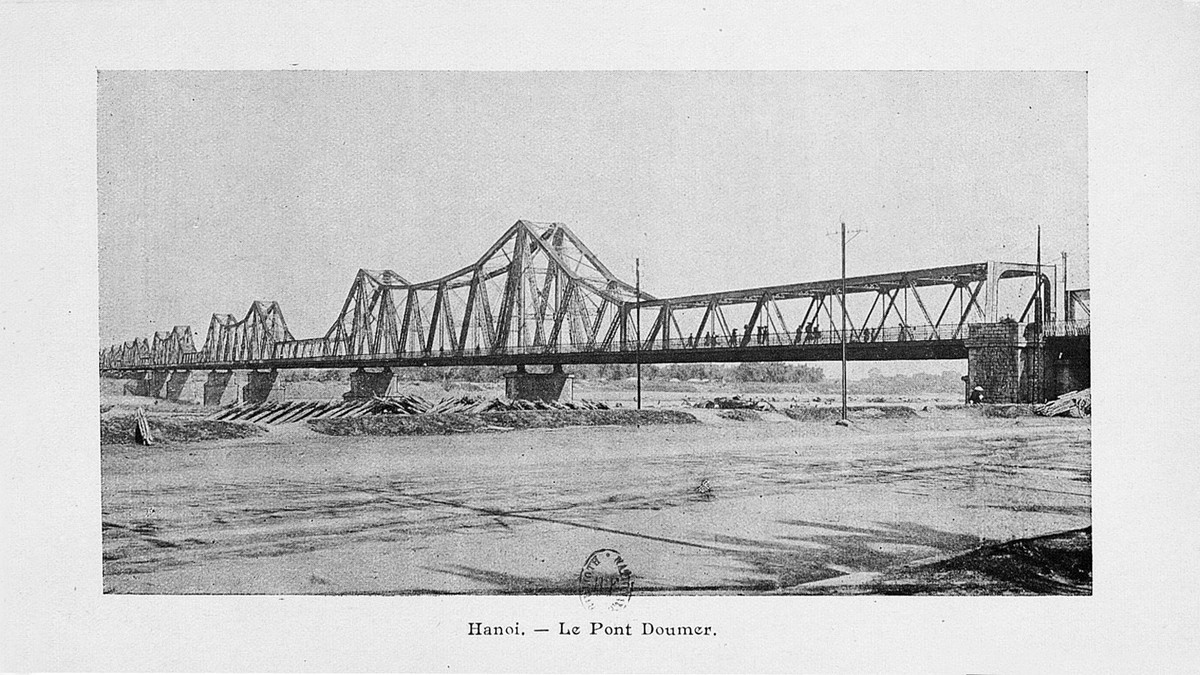 Cầu Doumer, nay là cầu Long Biên. Ảnh: Gallica.bnf.fr.